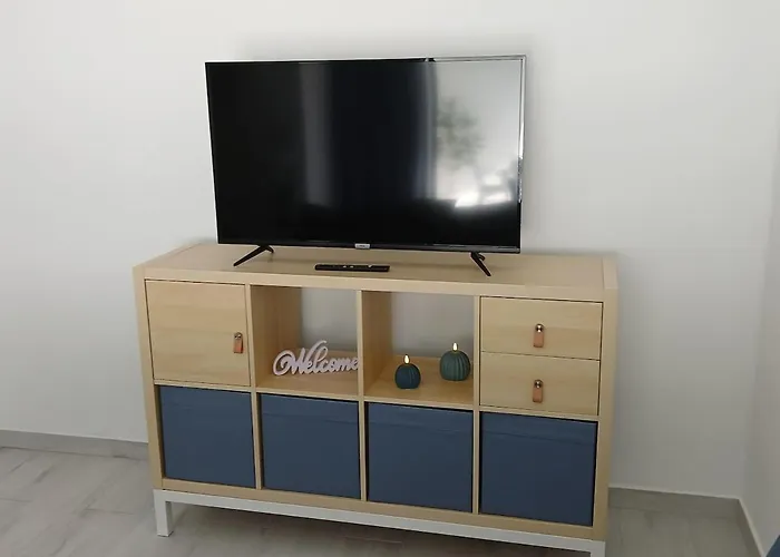 Enjoy Glorious Seaviews From Vista Mar