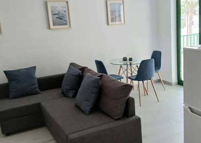 Enjoy Glorious Seaviews From Vista Mar