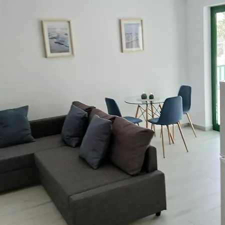 Enjoy Glorious Seaviews From Vista Mar