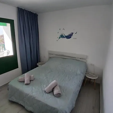 Enjoy Glorious Seaviews From Vista Mar Apartman